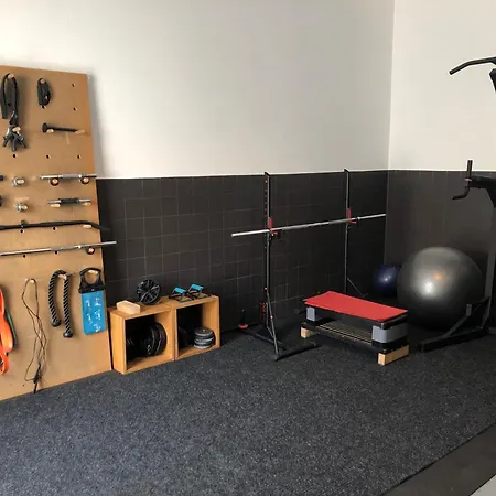 The Minimal House Ii Бомбаррал